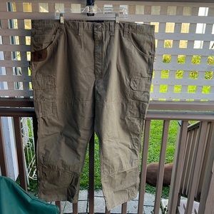 WRANGLER® RIGGS WORKWEAR® RIPSTOP RANGER CARGO PANT IN BARK 50”x30” Like new